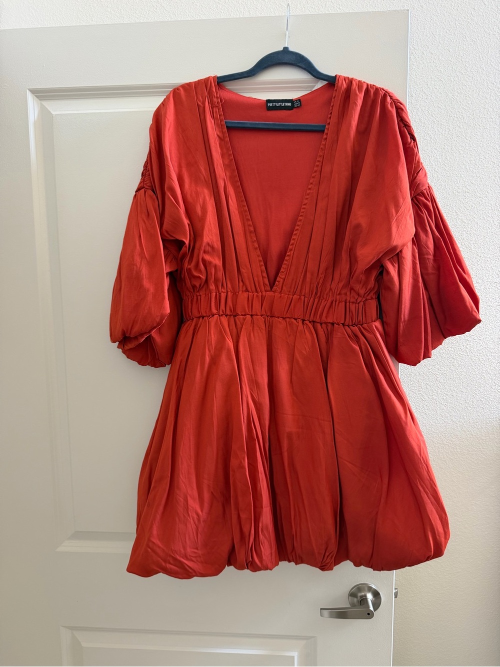 PrettyLittleThing Rust Red V-Neck Puff-Sleeve Bubble Dress 14